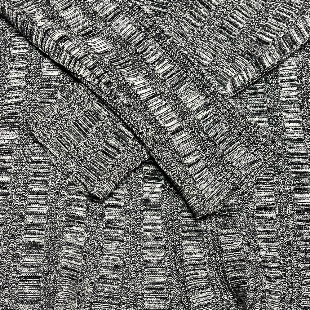 Eileen Fisher Lightweight V-Neck Silk/ Organic Linen Blend Sweater, Size PP - Picture 14 of 15